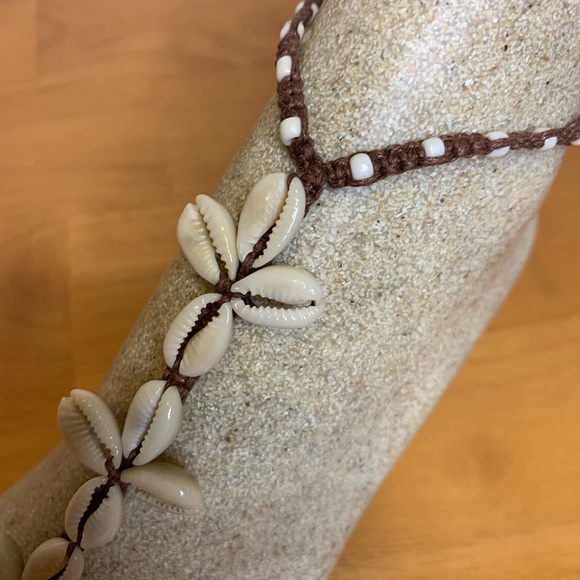 Handmade Cowrie Shell Macrame Anklet w/ Toe Ring – Dark Brown - Picture 3 of 8